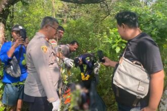 IMG 20251011 WA0003 Geger Warga Surade, Pria Ditemukan Tewas Gantung Diri di Pohon Durian