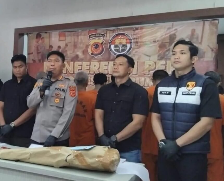 IMG 20251024 WA0000 Polisi Bongkar Arena Sabung Ayam di Surade, Dua Tersangka Dibekuk