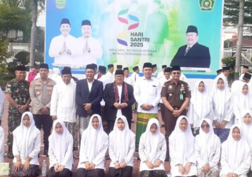 Logopit 1761106943071 Sinergi Pemda dan Kemenag Karawang di Hari Santri 2025: Rp15 Miliar untuk Pendidikan Keagamaan
