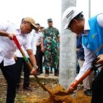 dirut pln darmawan prasodjo pancang tiang listrik Bukti Negara Hadir, Pemerintah Targetkan 1.285 Desa Terang di 2025