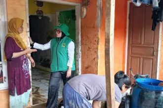 IMG 20251101 WA0004 Dilla Nurdian Salurkan Bantuan untuk Korban Banjir Bandang dan Longsor di Cisolok Sukabumi