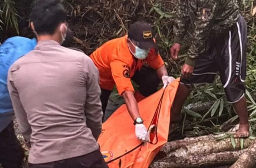 Mayat Pria Ditemukan Membusuk di Sungai Ciparanje, Warga Tegalbuleud Geger 1 IMG 20251115 WA0004 Mayat Pria Ditemukan Membusuk di Sungai Ciparanje, Warga Tegalbuleud Geger