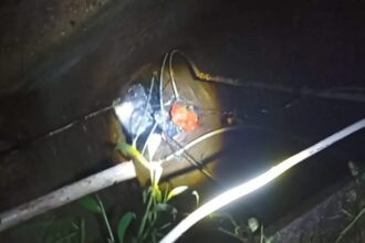 IMG 20251120 WA0006 Pria Diduga Alami Gangguan Jiwa Lompat ke Sumur 15 Meter di Cibadak, Damkar Berhasil Menyelamatkan