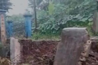 IMG 20251121 WA0009 TPT Roboh, Satu Rumah Warga Terancam di Kampung Situsaeur Cibadak