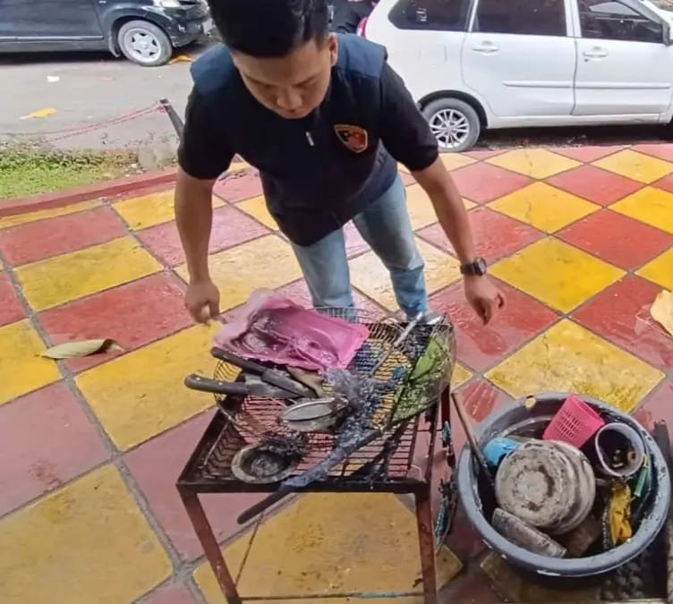 IMG 20251127 WA0004 Diduga Dilanda Cemburu, Pria Nekat Bakar Rumah Kekasih di Citepus Palabuhanratu