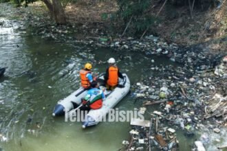 Logopit 1763297023033 KTP bareng Pemdes dan Warga Bersihkan Sungai Cimareleng, Cegah Banjir dan Sampah Plastik Mengalir ke Citarum