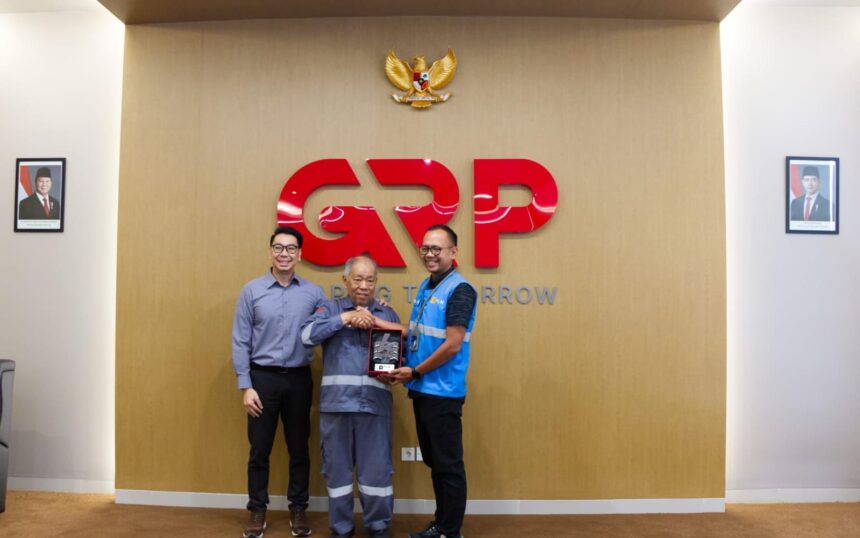 PLN UPT Bekasi kunjungi pelanggan prioritas Hadirkan Semangat Pemuda PLN UPT Bekasi Kunjungi Pelanggan Prioritas di Momen Hari Sumpah Pemuda