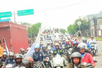 buruh karawang poek Karawang Poek, Ribuan Buruh Kepung Kantor Bupati Tuntut Kenaikan Upah