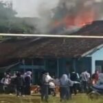 kebakaran hebat1 MTs Nurul Hasanah Kebakaran Hebat, 348 Siswa Terancam Tak Bisa Belajar