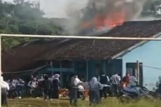 kebakaran hebat1 MTs Nurul Hasanah Kebakaran Hebat, 348 Siswa Terancam Tak Bisa Belajar