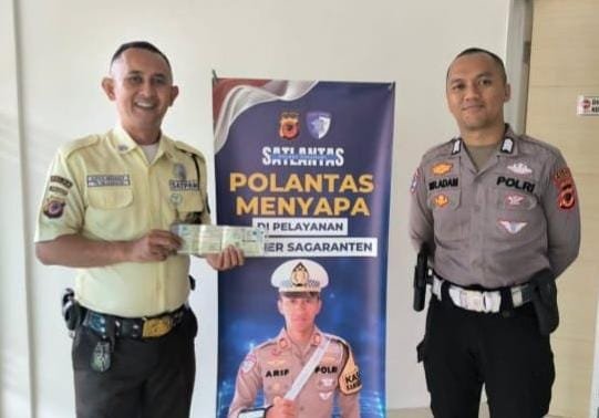 IMG 20251206 WA0067 Polres Sukabumi Hadirkan Polantas Menyapa Bantu Warga Urus Surat Kendaraan