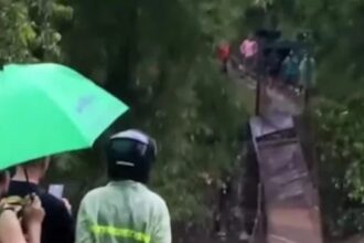 IMG 20251229 WA0059 Banjir Bandang Kembali Terjang Nyalindung Sukabumi, Jembatan Penghubung Antar Desa Putus Total