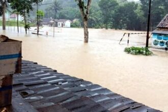 Banjir di Kecamatan Warungkiara Kabupaten Sukabumi. (Prima Arno/Telusurbisnis)