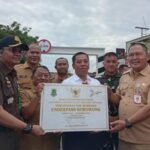 Bupati Aep Syaepuloh sesaat meresmikan Underpass Gorowong di Karawang Timur. (Telusurbisnis)
