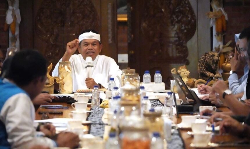 Gubernur Jabar Dedi Mulyadi menggelar pertemuan dengan pengusaha dan pemkab guna mengakomodasi aspirasi serikat pekerja sekaligus memberi kepastian hukum bagi dunia usaha.(ist)