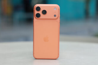 Pertarungan Sengit! iPhone 17 Pro Max vs Samsung, Siapa Raja Penjualan 2025?