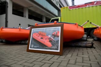 Bantuan perahu karet Kodam III Siliwangi untuk penanganan banjir Citarum. (ist)