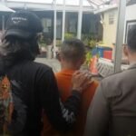 Petugas menggelandang AS, curanmor kawakan ke ruang pemeriksaan. (Prima Arno/Telusurbisnis)