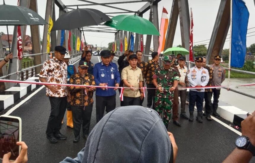 IMG 20260122 WA0121 Jembatan Ciselang Diresmikan Bupati Aep, Diharapkan Dapat Picu Perekonomian Dua Kecamatan