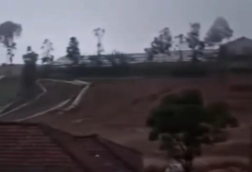 IMG 20260124 WA0078 Longsor di Bandung Barat Terjang Puluhan Rumah, 10 Orang Tertimbun