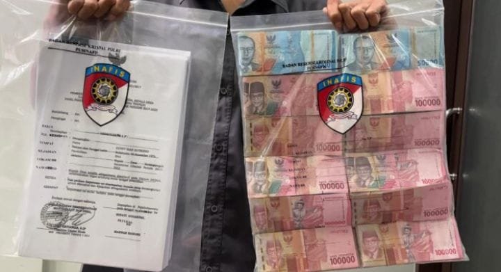 Barang bukti yang berhasil disita dalam kasus dugaan korupsi Kades Karangtengah Kecamatan Cibadak. (Prima Arno/Telusurbisnis)