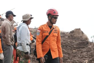 Tim SAR melanjutkan mencari 20 korban tertimbun longsor di Desa Pasirlangu, Bandung Barat yang belum ditemukan. (ist)