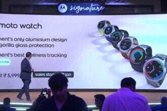 Motorola Signature dan Moto Watch resmi diluncurkan Motorola di India dan langsung mencuri perhatian publik.