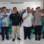 Kabid Persandian dan Keamanan Informasi Kabupaten Sukabumi Ujang Zulkifli, foto bersama usai kegiatan. (Prima Arno/Telusurbisnis)