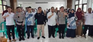 Beranda 47 Kabid Persandian dan Keamanan Informasi Kabupaten Sukabumi Ujang Zulkifli, foto bersama usai kegiatan. (Prima Arno/Telusurbisnis)