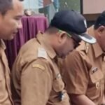 Bupati Asep Japar saat meresmikan empat infrastruktur strategis di Kecamatan Warungkiara. (Prima Arno/Telusurbisnis)