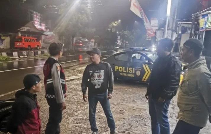 IMG 20260211 WA0052 Cegah Gangguan Kamtibmas Polsek Baros Tingkatkan Patroli Malam Lewat KRYD