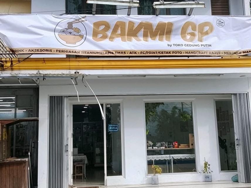 IMG 20260219 WA0057 Tradisi Berburu Takjil di Bulan Ramadan: Ngalap Berkah Jajanan di Gedung Putih