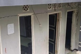 Kondisi bangunan pondok pesantren beberapa bagian bangunan di Bantargadung terlihat mengalami retak-retak. (Dok P2BK Bantargadung)