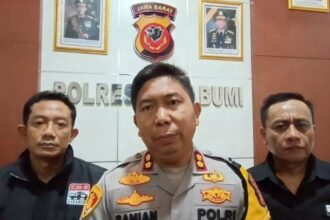 Kapolres Sukabumi AKBP Samian memberi keterangan pers terkait status TR, ibu tiri yang diduga sebagai pelaku KDRT. (Prima Arno/Telusurbisnis)