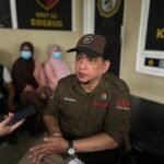 Kuasa hukum korban Rangga Suria Danuningrat dari Lembaga Bantuan Hukum (LBH) Pro Ummat memberi keterangan pers soal kasus pelecehan seksual yang dialami kliennya. (Prima Arno/Telusurbisnis)