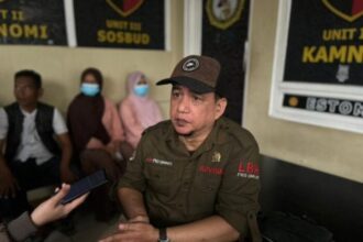 Kuasa hukum korban Rangga Suria Danuningrat dari Lembaga Bantuan Hukum (LBH) Pro Ummat memberi keterangan pers soal kasus pelecehan seksual yang dialami kliennya. (Prima Arno/Telusurbisnis)