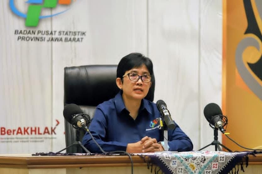 Kepala BPS Jabar Margaretha Ari Anggorowati menyampaikan keterangan pers terkait neraca perdagangan Jabar. (Istimewa