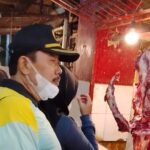 Kepala UPTD Pasar Semi Modern Cicurug Sulaeman, S.AP, mengucapkan selamat Idulfitri 1447 H kepada pedagang. (Andi)