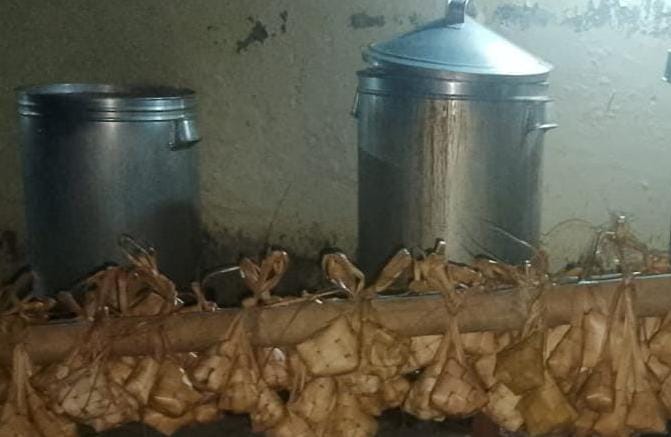 Bagi umat muslim di Indonesia ketupat sudah seperti makanan wajib ada saat lebaran. (Telusurbisnis)