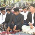 Bupati Asep Japar dan Wabup Andreas menghadiri salat idulfitri 1447 H di Palabuhanratu. (Prima Meidiandi/Telusurbisnis)