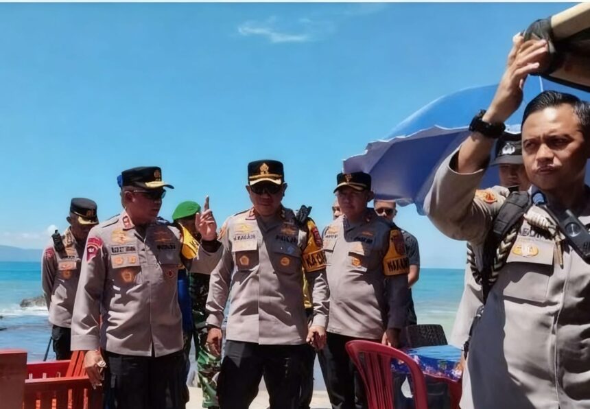 IMG 20260324 WA0010 Kapolda Jabar Pantau Wisatawan Di Pantai Karanghawu Sukabumi