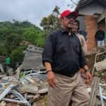 Bupati Asep Japar pantau kondisi di lokasi berncana pergerakan tanah di Bantargadung. (Prima Arno/Telusurbisnis)