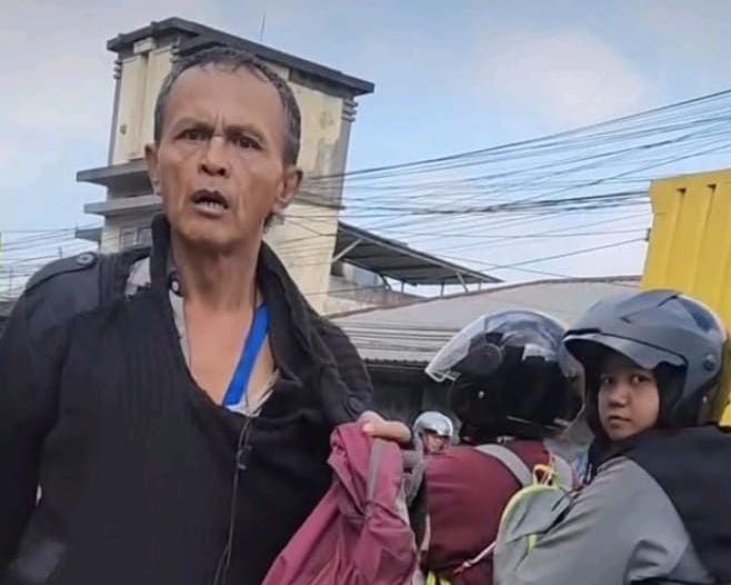 Penampakan dugaan pelaku aksi pelecehan di dalam angkot jurusan Cibadak - Cicurug. (Prima Arno Meidiandi/Telusurbisnis)