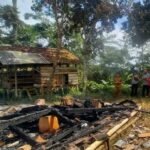 Puing rumah korban usai kebakaran di Kampung Cimala RT 20/05 Desa Bantarsari Kecamatan Pabuaran Kabupaten Sukabumi. (Prima Arno/Telusurbisnis)