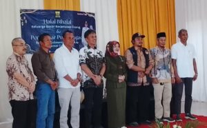 Foto bersama usai pelepasan Camat Cicurug Judi Budimansjah. (Prima Meidiandi/Mediaseruni)