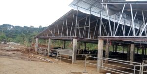 Perwakilan warga Desa Purwasari, Kecamatan Cicurug, Kabupaten Sukabumi, mendatangi kantor kecamatan setempat pada Kamis (9/4/2026)