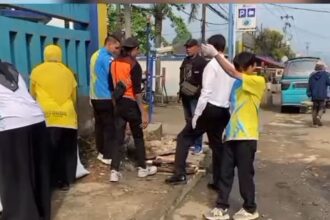 bersih bersih lingkungan rsud sekarwangi RSUD Sekarwangi Cibadak Beberes Lingkungan Demi Kenyamanan Pasien