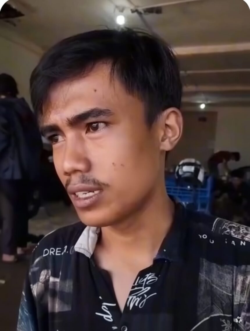 Kurir ekspedisi GTL berinisial RS yang dituntut Rp 8 juta.