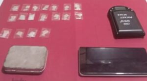 Sat Narkoba Polres Sukabumi Kota membeberkan barang bukti kasus sabu di Cibeureum. (Dok Polisi)
