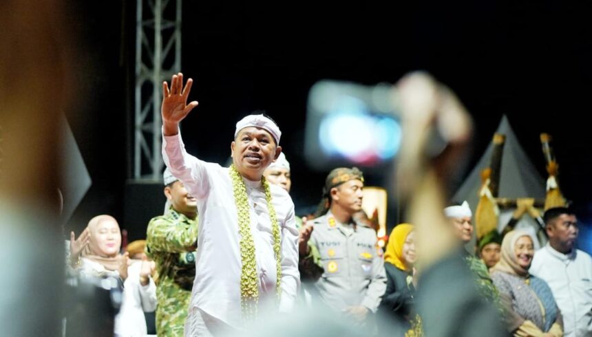 IMG 20260506 WA01081 Kirab Budaya Pajajaran di Garut Dimeriahkan Arak Arakan Sancang Lugay